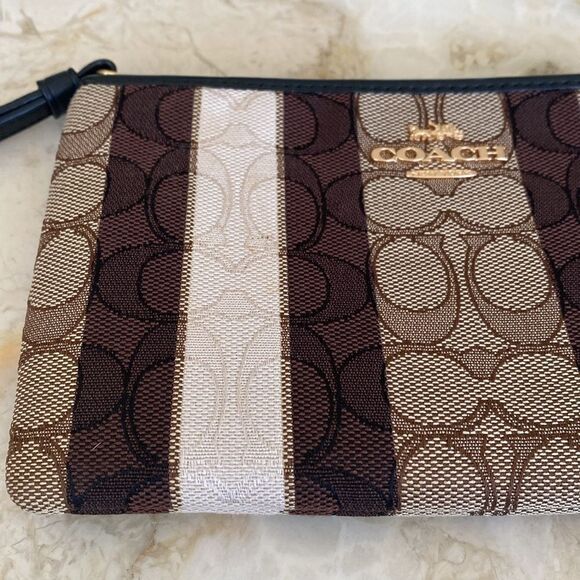 Coach Large Corner Zip Wristlet Wallet Signature Jacquard with Stripes- Unused - Picture 11 of 16